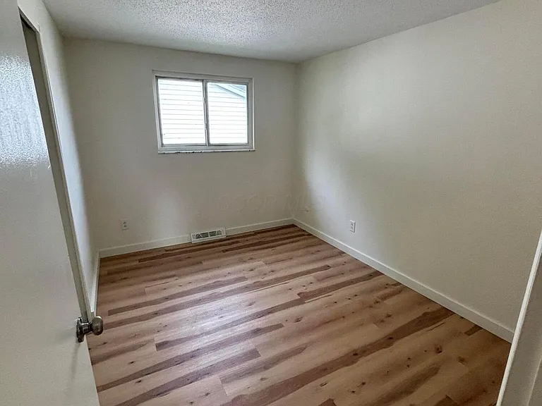 4900 Kresge Dr — Photo 9