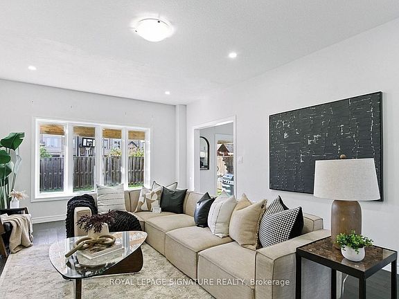 5th image of 151 Royal Winter Dr