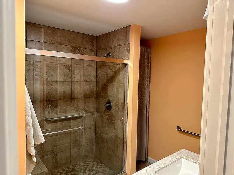 1549 W River Rd — Photo 5