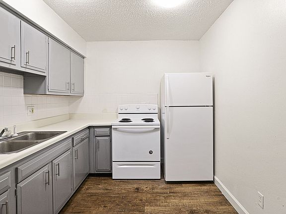 4th image of 543 Charles Ave #Co-585
