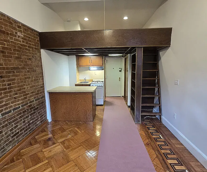 304 W 76th St #3A