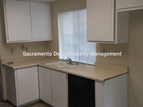 5th image of 3920 Blackfield Dr