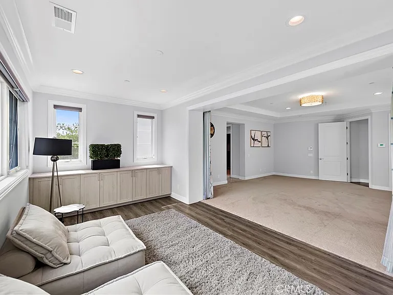 102 Orchid Ter — Photo 15