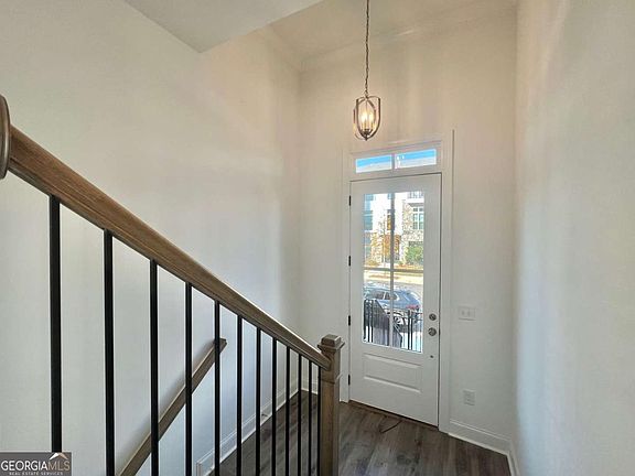 3rd image of 637 Millcroft Blvd