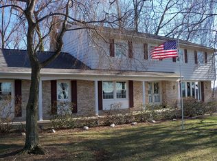 2481 Seitzville Rd, Seven Valleys, PA 17360