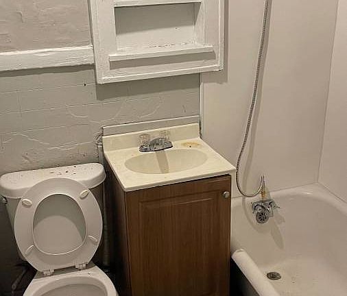 5th image of 115 W 39th St APT 306