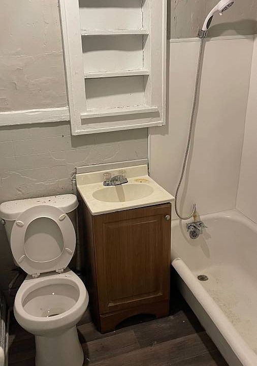 1st image of 115 W 39th St APT 106