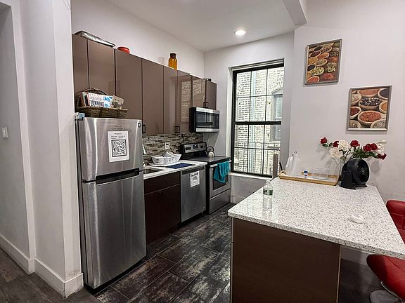 4th image of 259 E 138th St Unit 2B