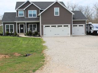 249 Amos Acre, Elizabeth, WV 26143