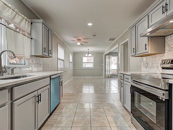 2nd image of 1014 Ramona Dr