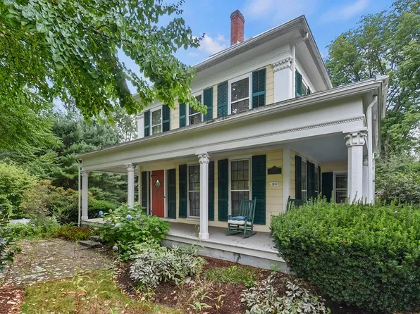 905 Pleasant St, Leicester, MA 01524