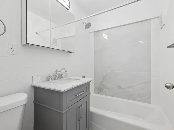 1530 East 8th Street 7A image 5 of 5