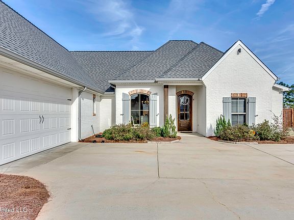 3rd image of 705 Queens Ct