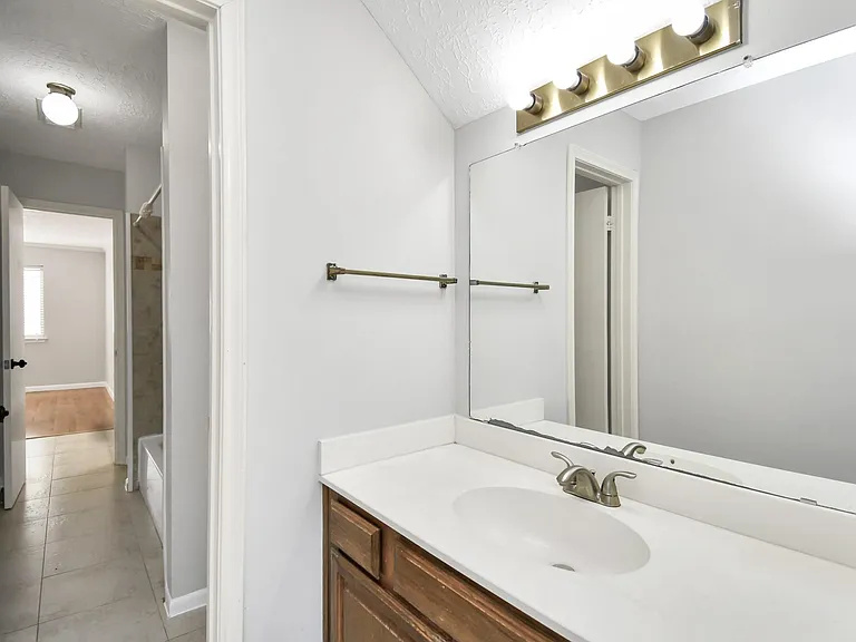315 Muirwood Ln — Photo 24