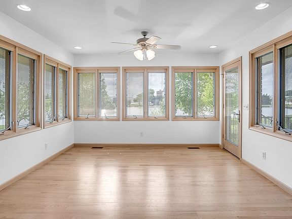 5th image of 2709 Acacia Ave