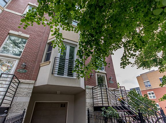 2nd image of 1811 W Berwyn Ave Unit A