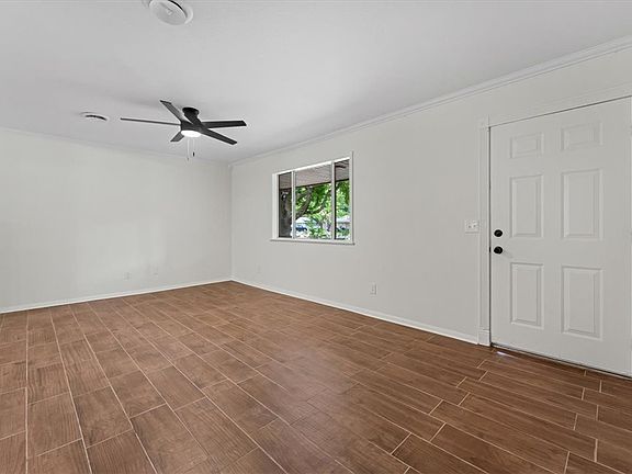 5th image of 313 Kelli Ave
