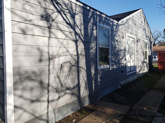 3rd image of 2649 Kathleen Ave