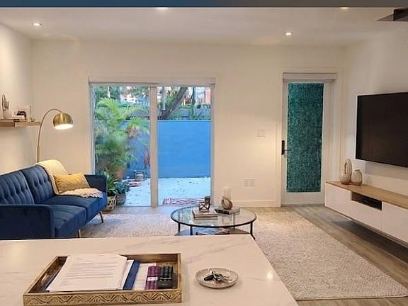 2nd image of 798 Crandon Blvd APT 55-B
