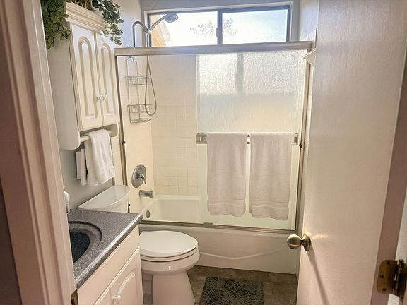 5th image of 309 Martindale Ave