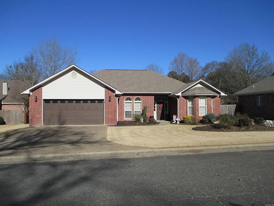 1st image of 205 Saint Charles Cir
