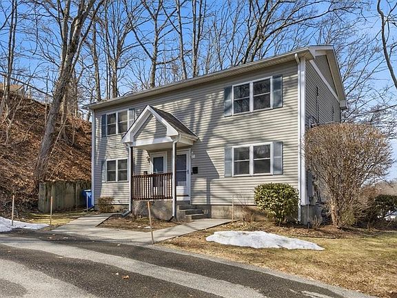 3rd image of 131 New River Rd