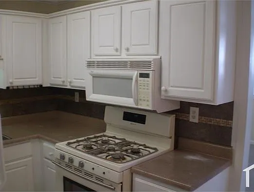 3115 Destin Cir — Photo 4