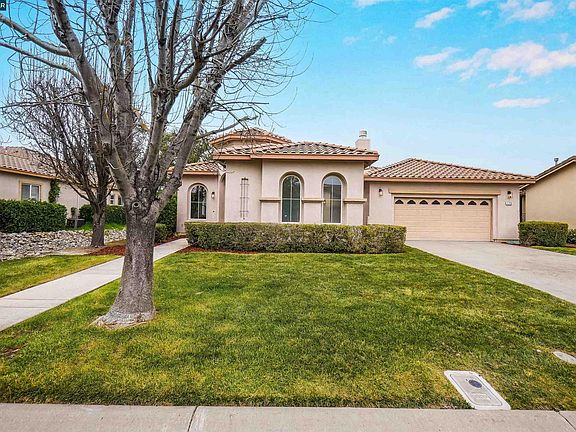 5th image of 175 Oakridge Way