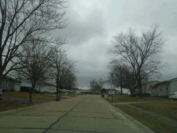 Exterior Neighborhood (street photo)