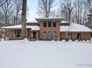 6188 Cedar Run Dr NE, Ada, MI 49301