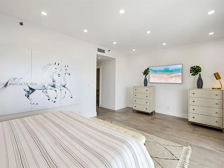 19144 Fisher Island Dr #19144 — Photo 20