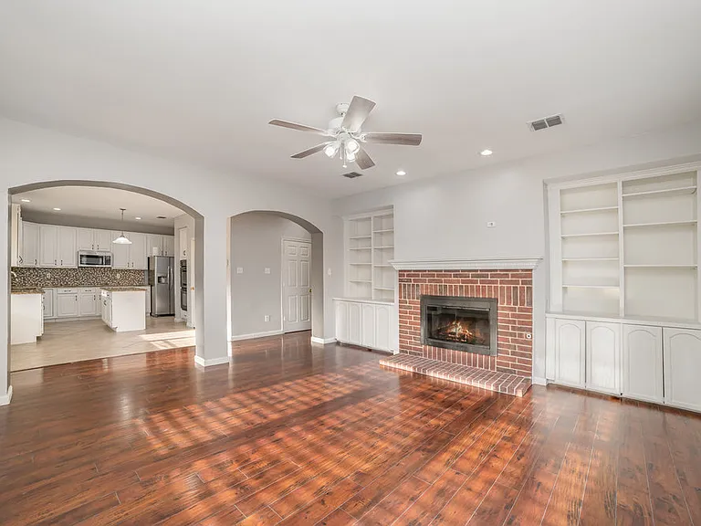 1908 Wood Crest Dr — Photo 25