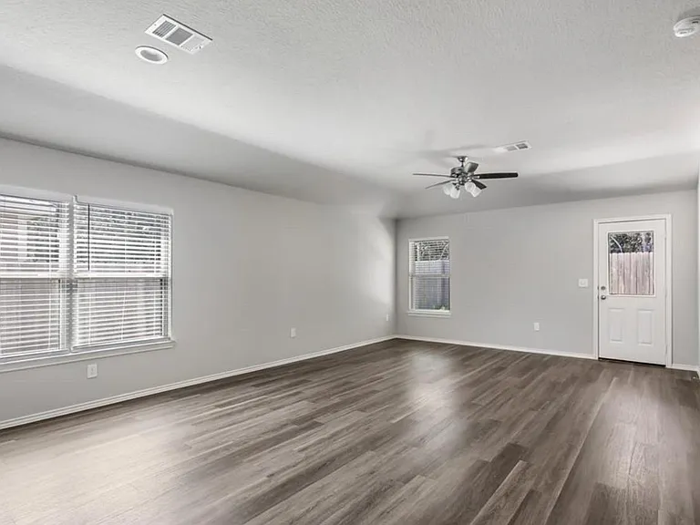 10031 Spring Creek Rd — Photo 10