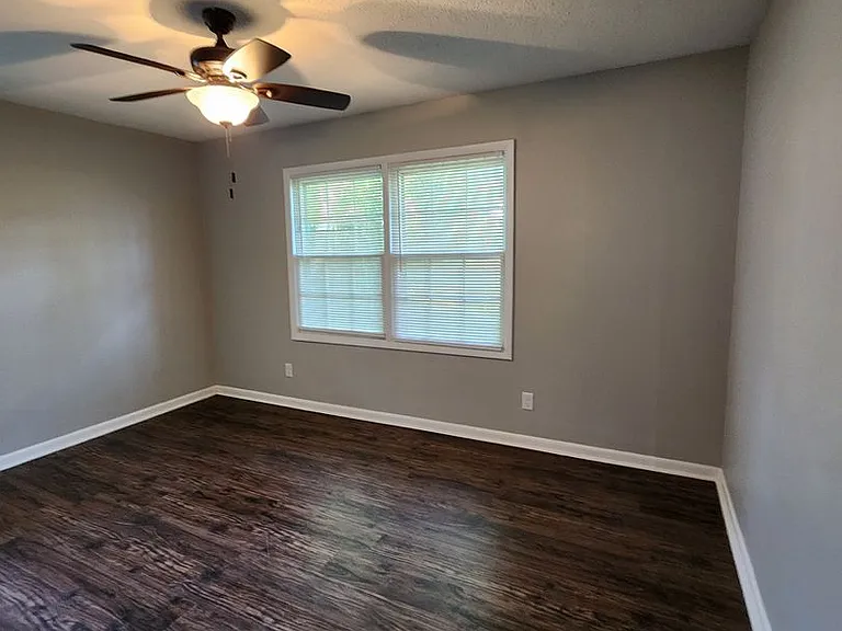 2205 Gornto Rd — Photo 23
