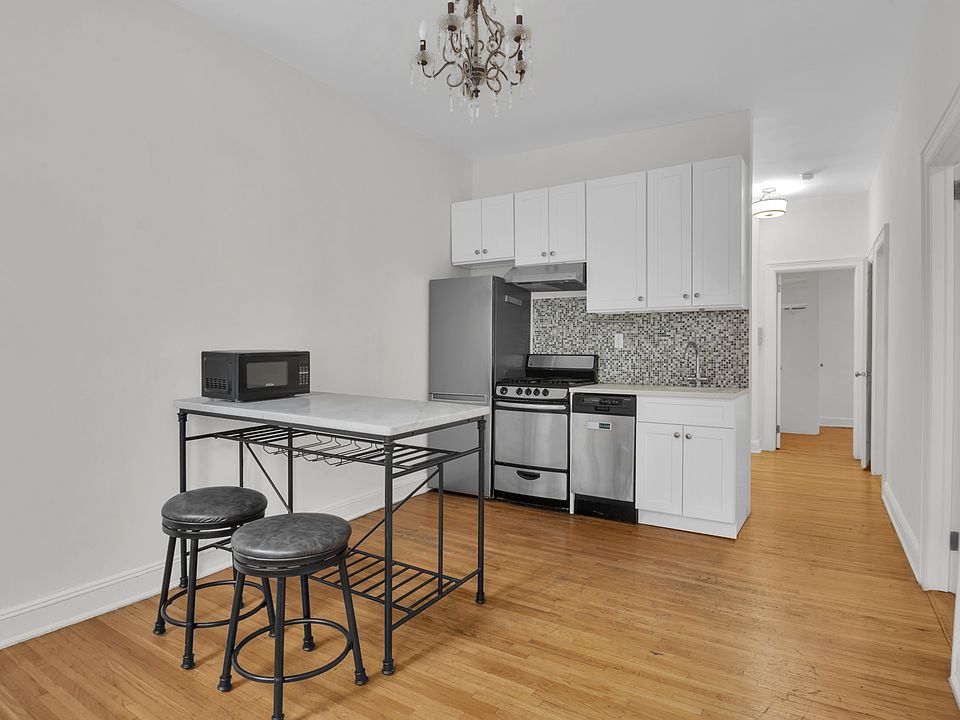 1st image of 176 Delancey St APT 2F