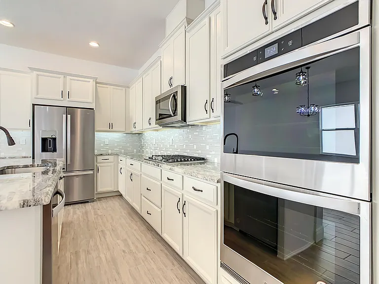 15707 Vetta Dr — Photo 8