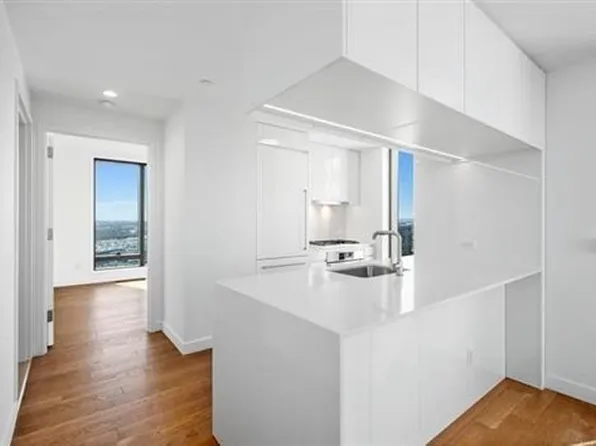 99 Hudson Street image 17 of 30