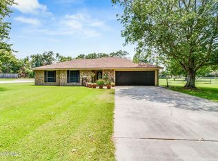 109 Little Farms Rd, Youngsville, LA 70592