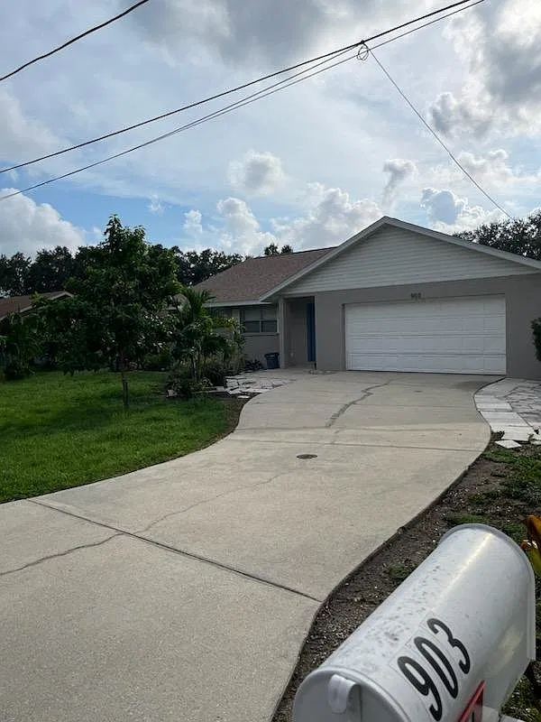 3 bed, 1043 sqft, $2,450 — Photo 1