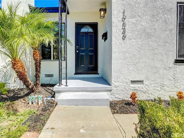 19549 Schoolcraft St, Reseda, CA 91335