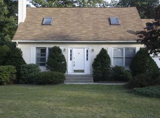 38 Fox Woods Dr, Springfield, MA 01129