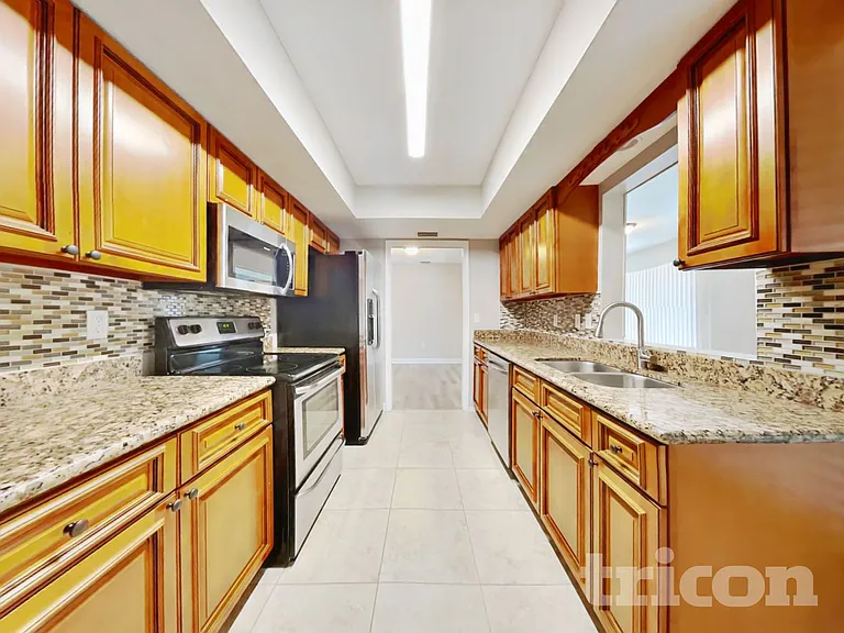 6160 Rockefeller Ave — Photo 7