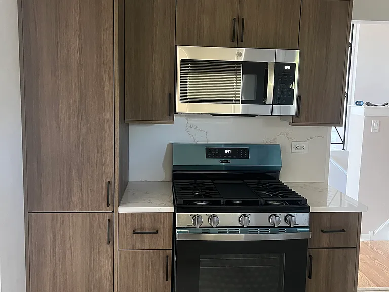 8152 N Chester Ave — Photo 19