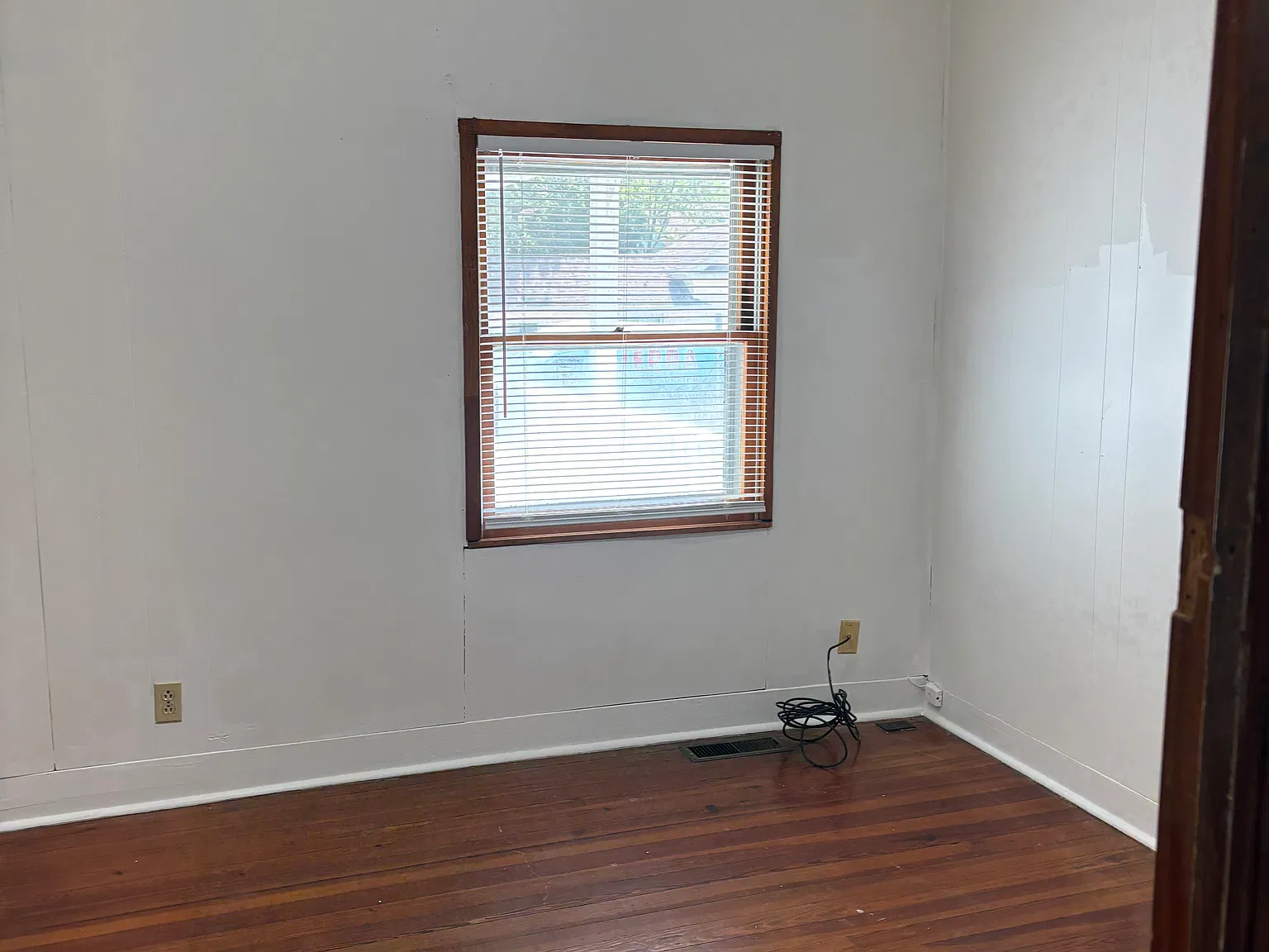 2 bed, 750 sqft, $1,300 — Photo 3