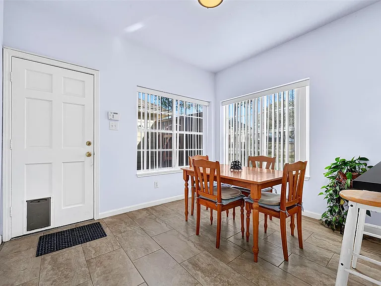 5910 Rolff Ln — Photo 27
