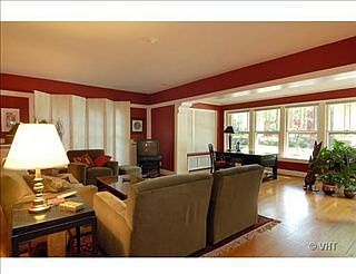 3rd image of 2654 W Wilson Ave