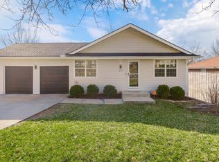 1207 NW 64th Ter, Kansas City, MO 64118