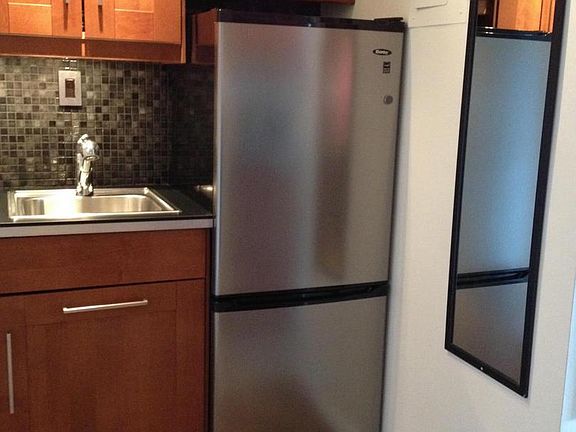 4th image of 801 N Pitt St APT 306