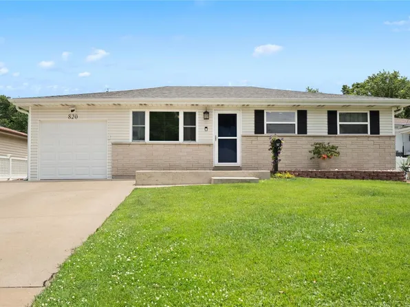 820 Cormar Dr, Saint Louis, MO 63125