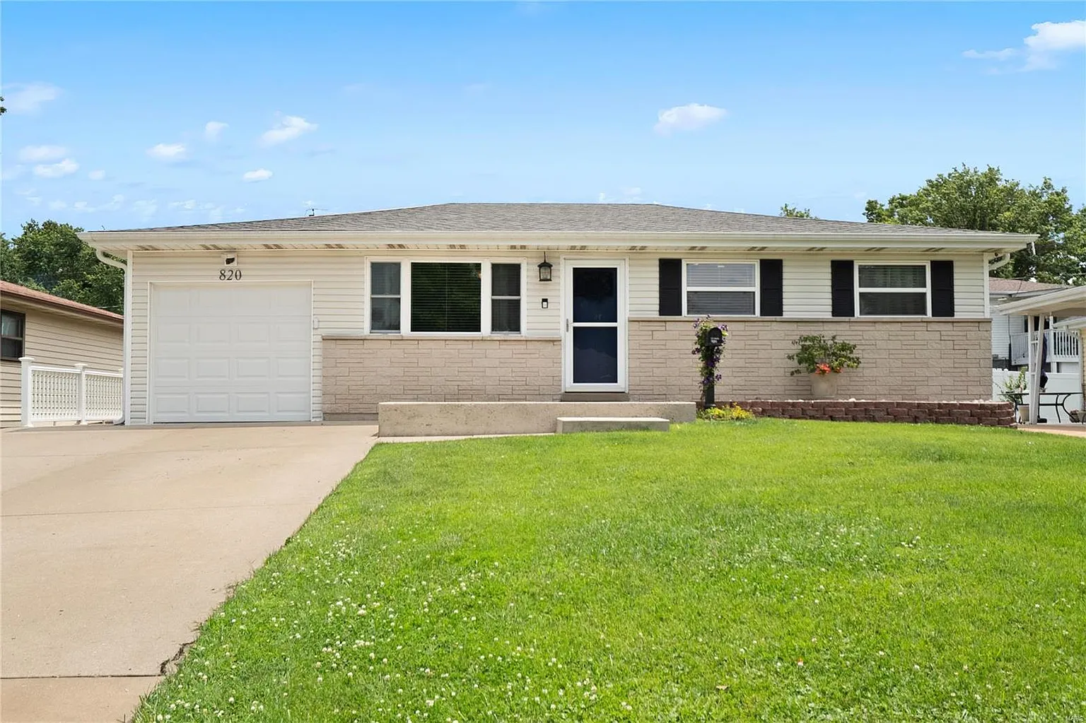 820 Cormar Dr photo 1